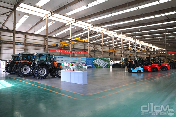 展廳上的力量 叉車(chē)與農(nóng)機(jī)，農(nóng)業(yè)機(jī)械制造的創(chuàng)新與未來(lái)